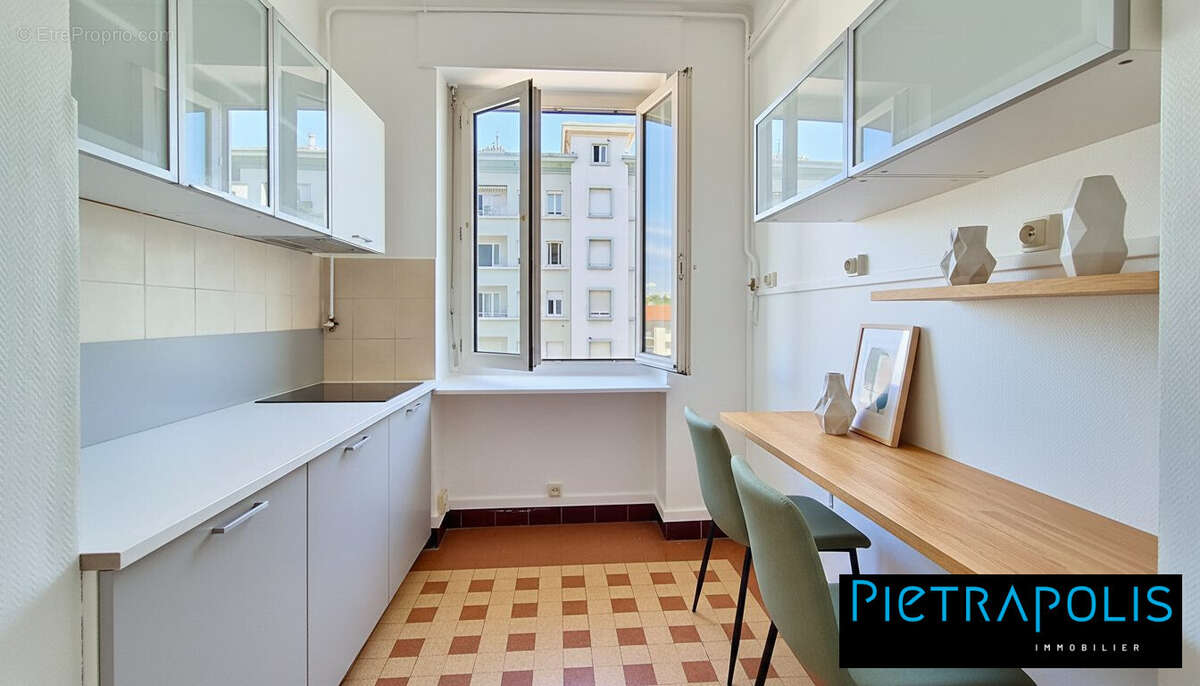 Appartement à LYON-8E