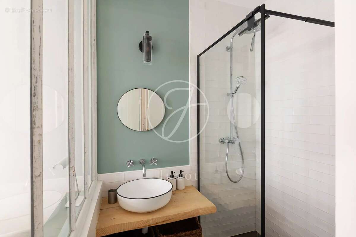 Appartement à PARIS-10E