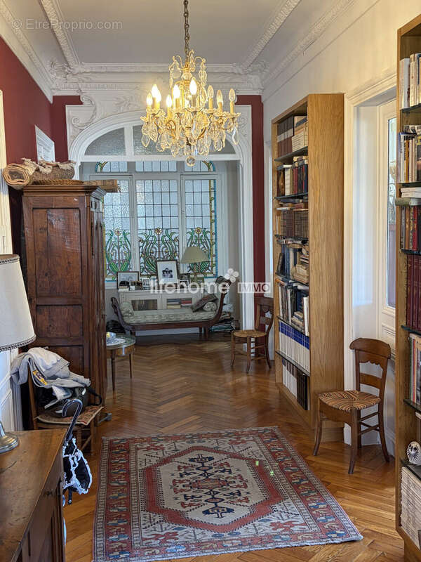 Appartement à MARSEILLE-1E