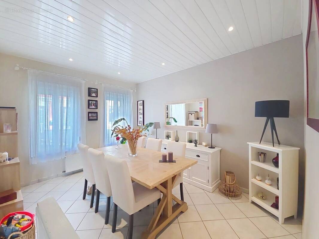 Maison à CRECY-SUR-SERRE