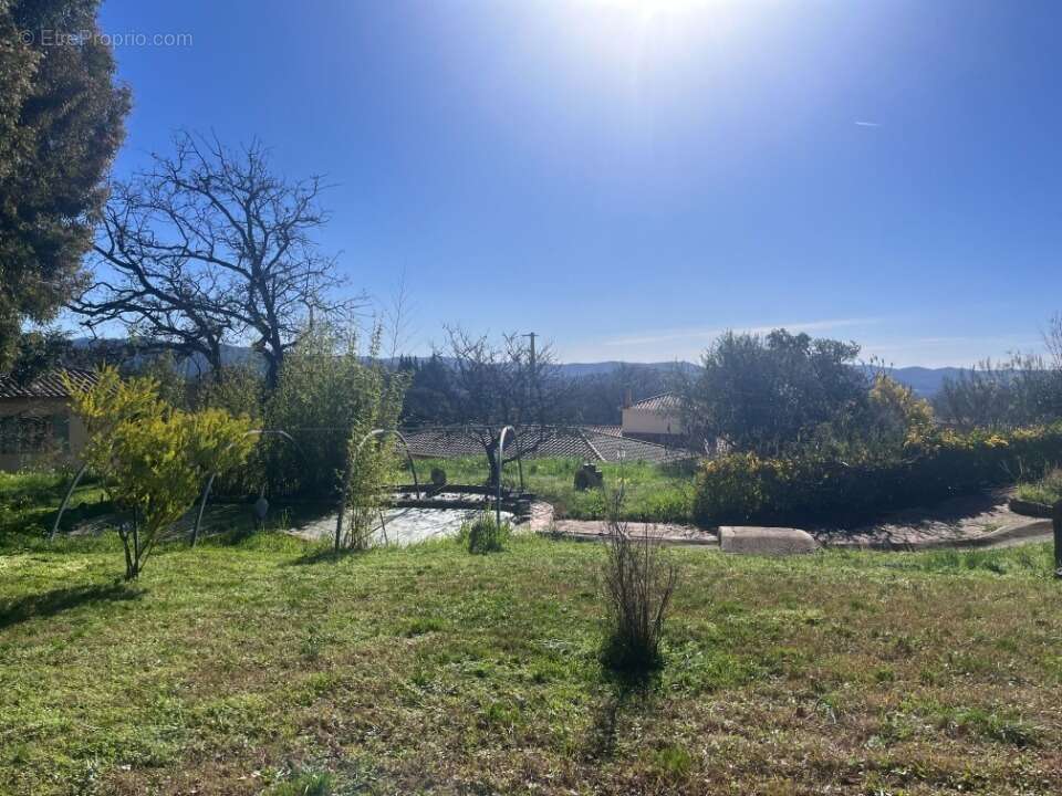 Terrain à PUGET-VILLE