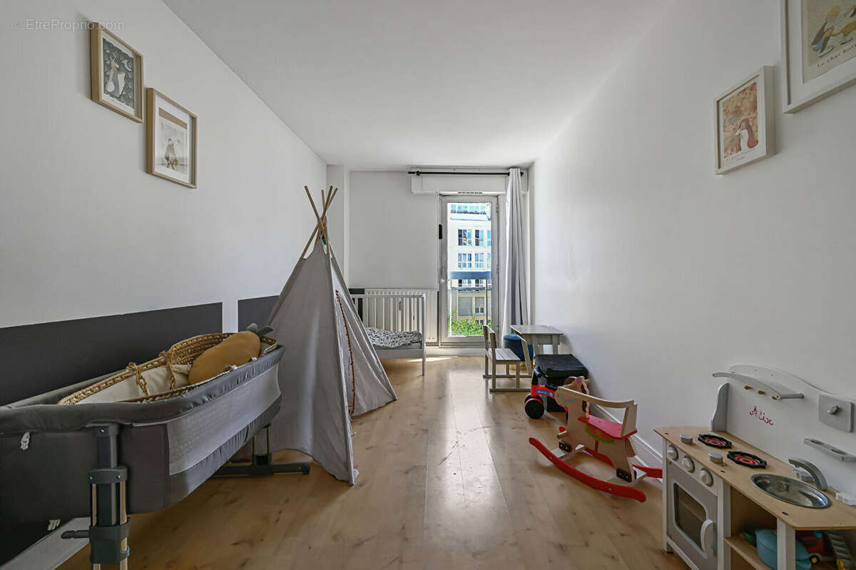 Appartement à PARIS-14E