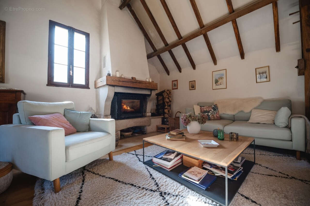 Maison à MONTVALENT