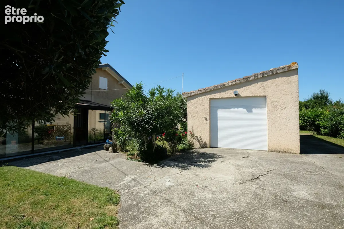FONTENILLES : Maison familiale avec grand terrain, garage et vue dégagée sur les champs - photo 3