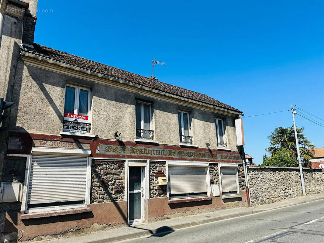 NEZEL - Maison avec extérieur gazonné à rénover - photo 1