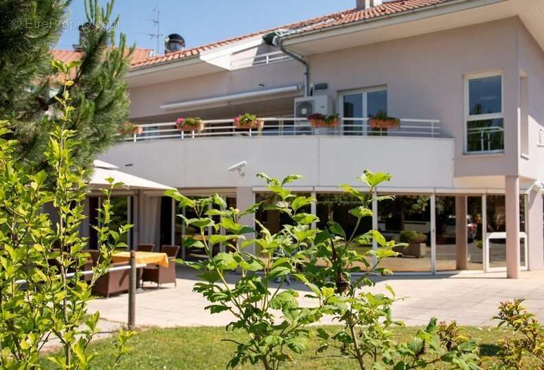 INVESTISSEMENT LOCATIF  Thonon-les-Bains  Résidence EHPAD Omeris Résidence du Léman - 5,40 % de rentabilité - photo 10