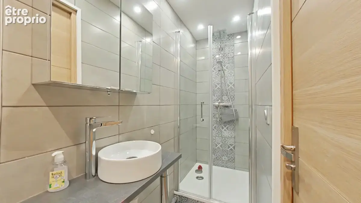 Appartement type T4, grand, rénové  et lumineux. - photo 6