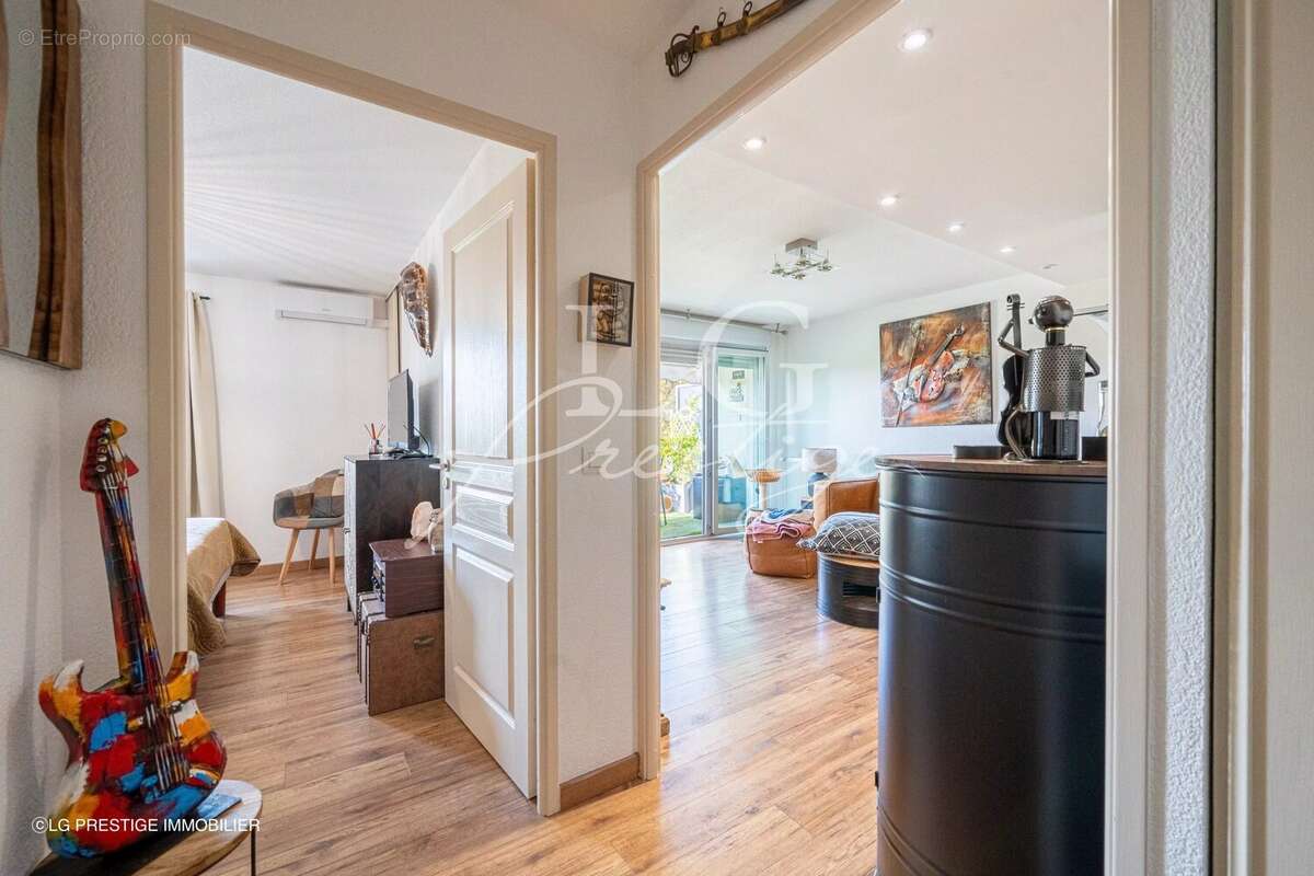 Appartement à MANDELIEU-LA-NAPOULE