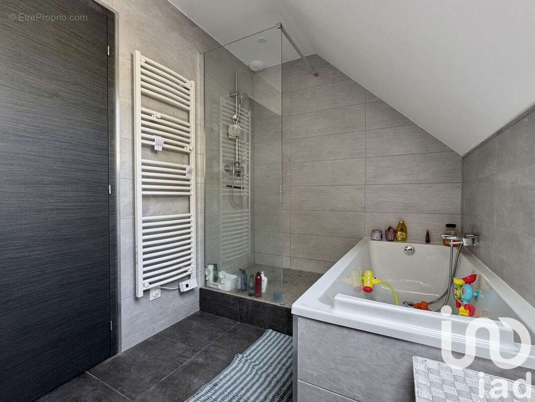 Photo 9 - Maison à ROINVILLE