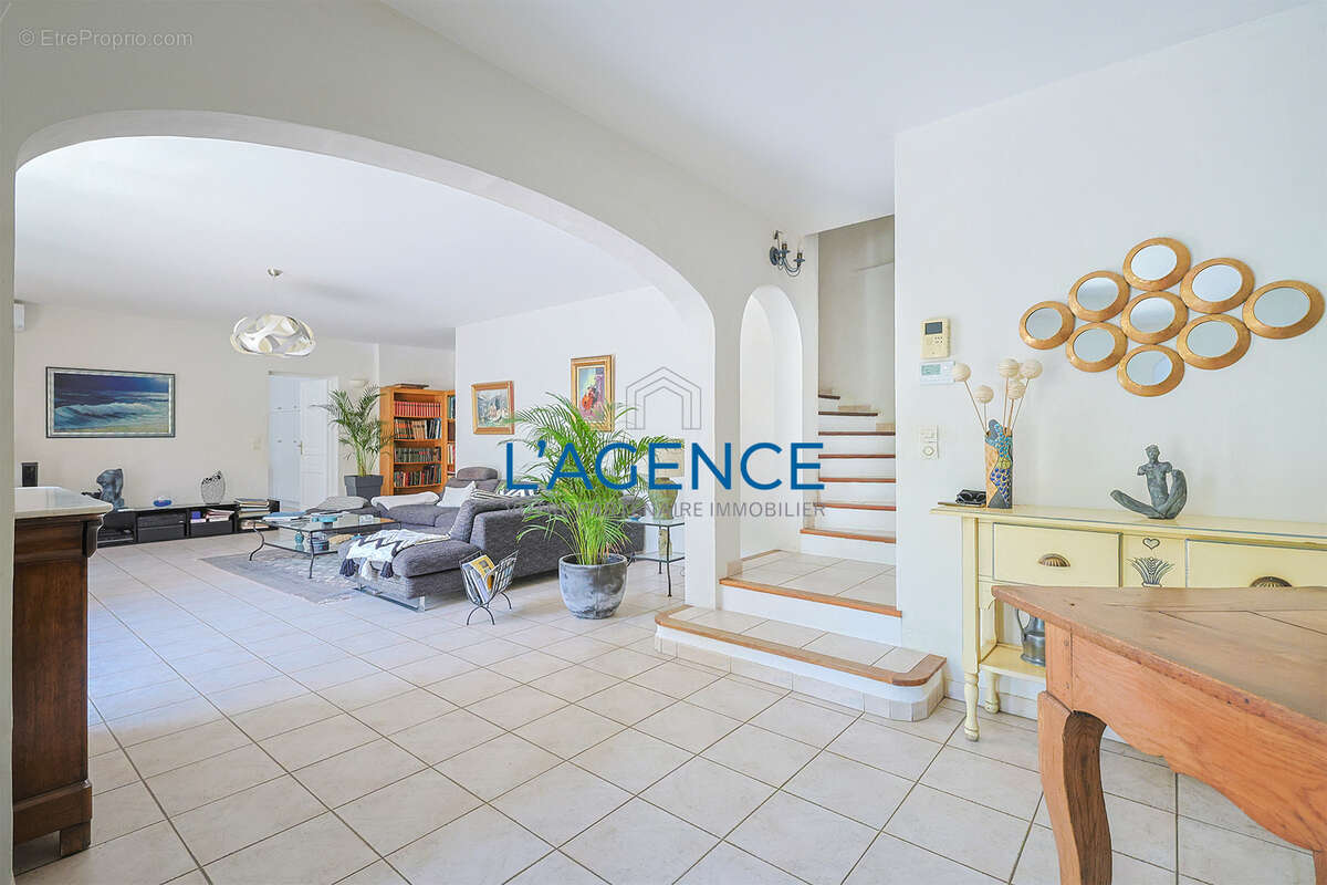 Maison à HYERES