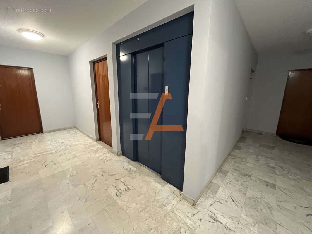 T3 avec balcon ascenseur et place de parking privée - photo 9