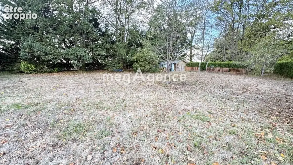 Maison familiale de 216 m² avec 5 chambres, véranda chauffée et terrain clos de 2 478 m² - photo 16