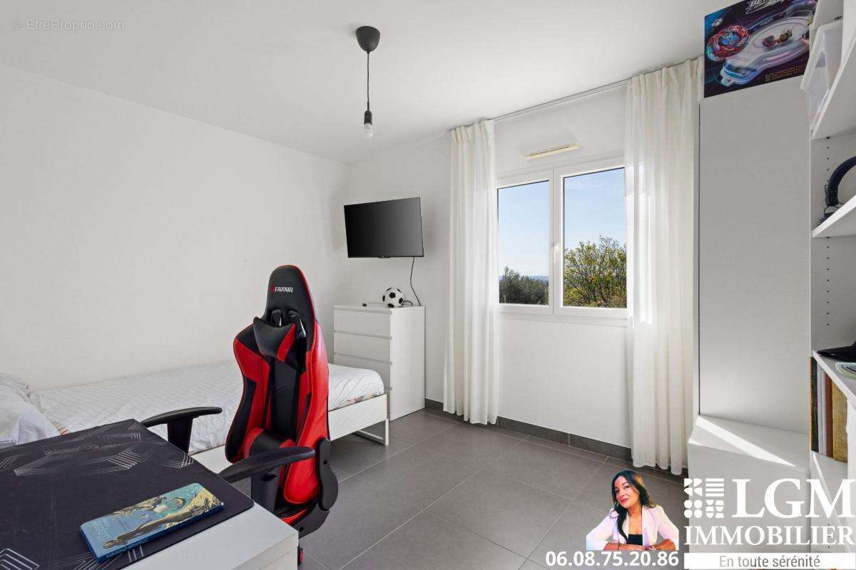 Basses Viougues – Maison contemporaine 2016 – 154 m² – Garage - photo 11