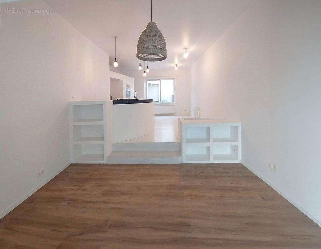 Appartement à MARSEILLE-5E