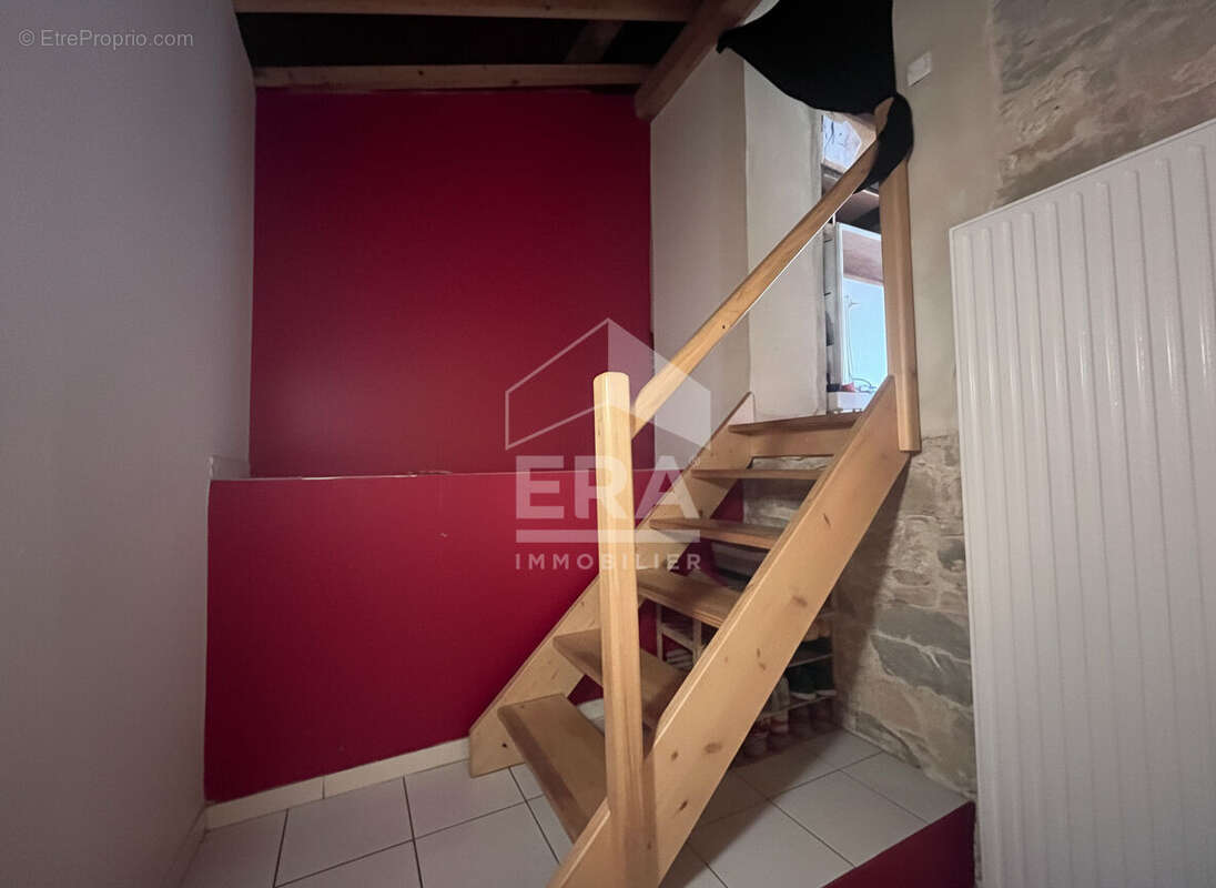 Maison à AMATHAY-VESIGNEUX