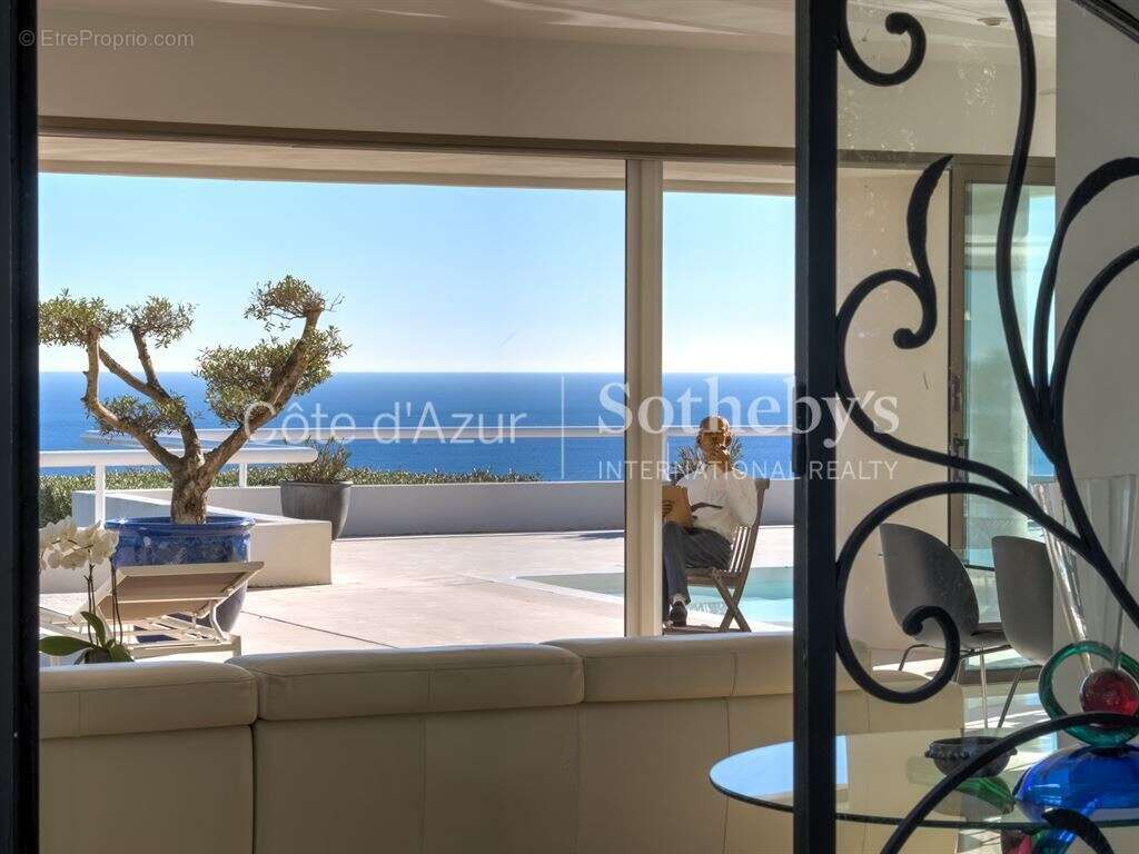 Villa contemporaine avec vue mer panoramique à vendre à Sainte-Maxime - photo 4