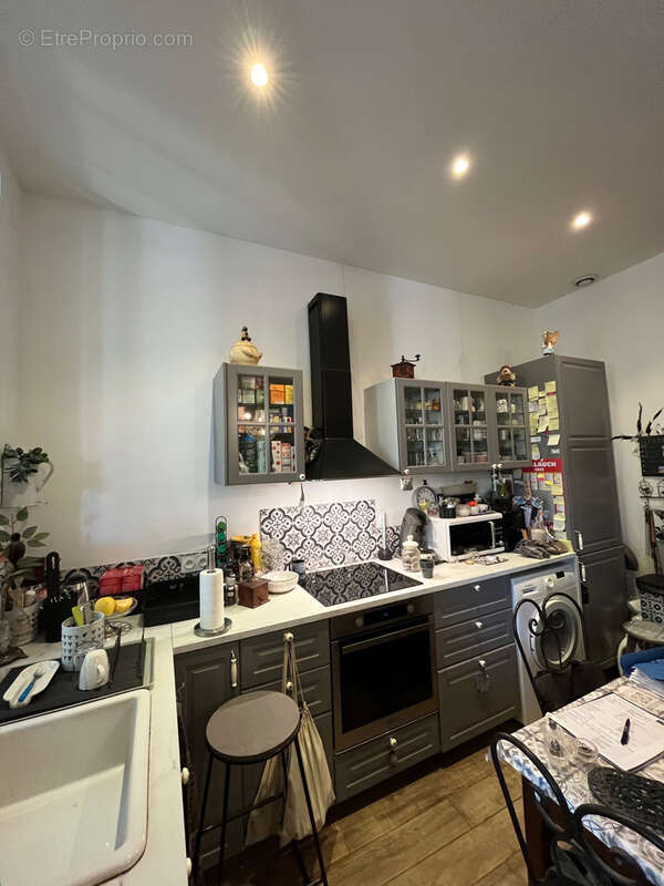 Appartement à MARSEILLE-4E