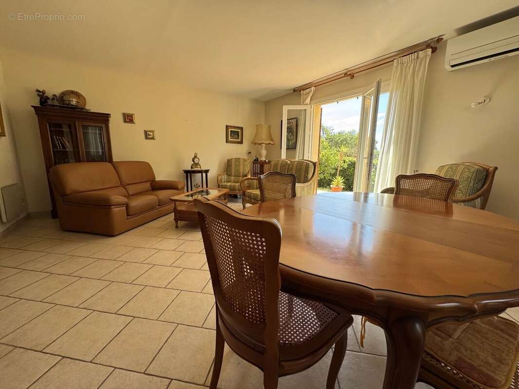 Maison à LA LONDE-LES-MAURES