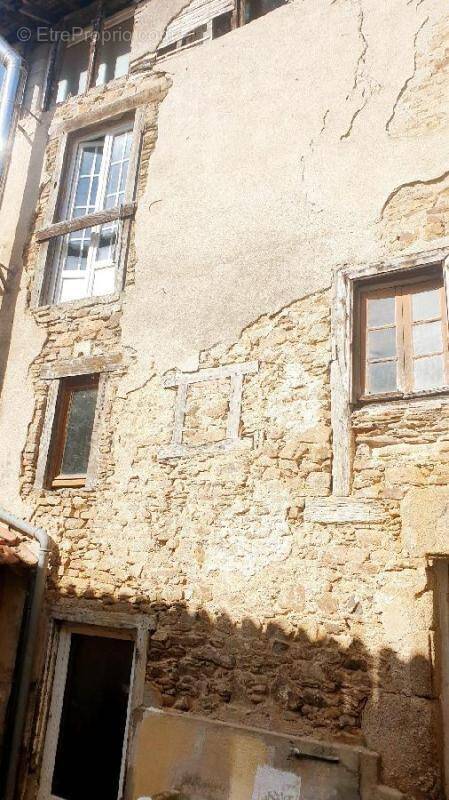 Appartement à SAINT-LEONARD-DE-NOBLAT