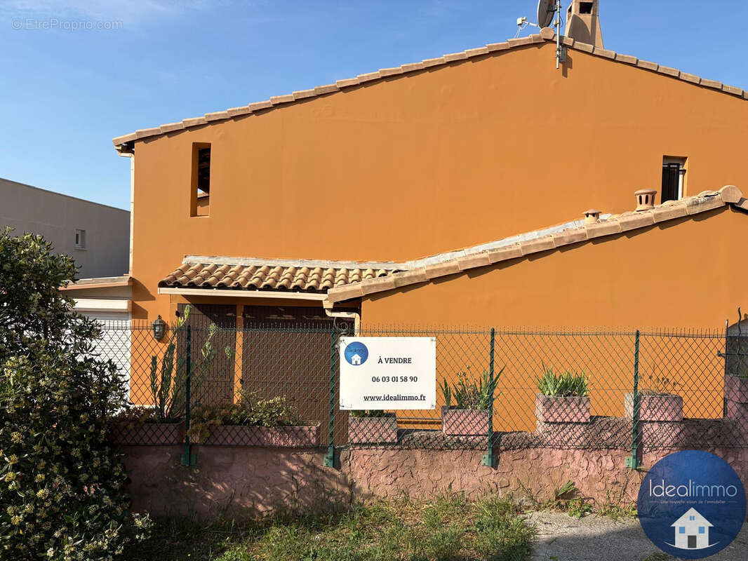 Maison à CARROS