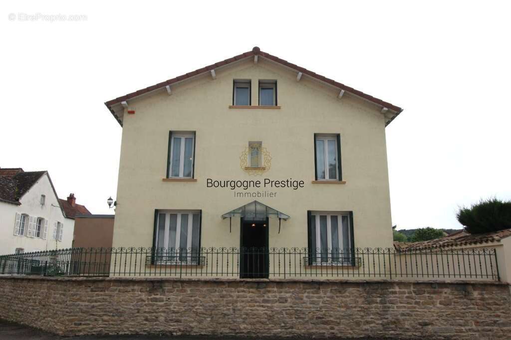 Maison à SENNECEY-LE-GRAND