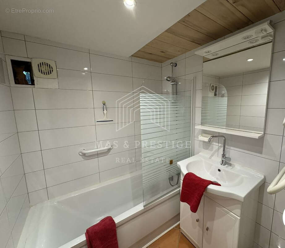 Maison à SAINT-LAURENT-DE-CERDANS