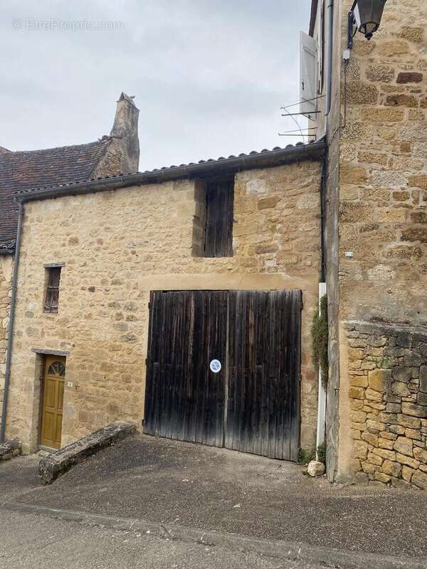 Maison au coeur d'un des plus beaux villages de France, à rénover, avec appartement indépendant et garage - photo 16