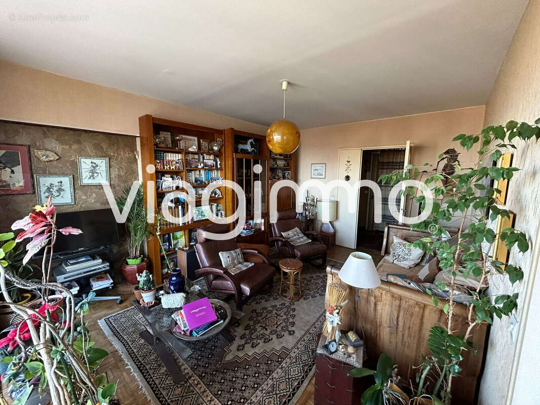Appartement à MARSEILLE-9E