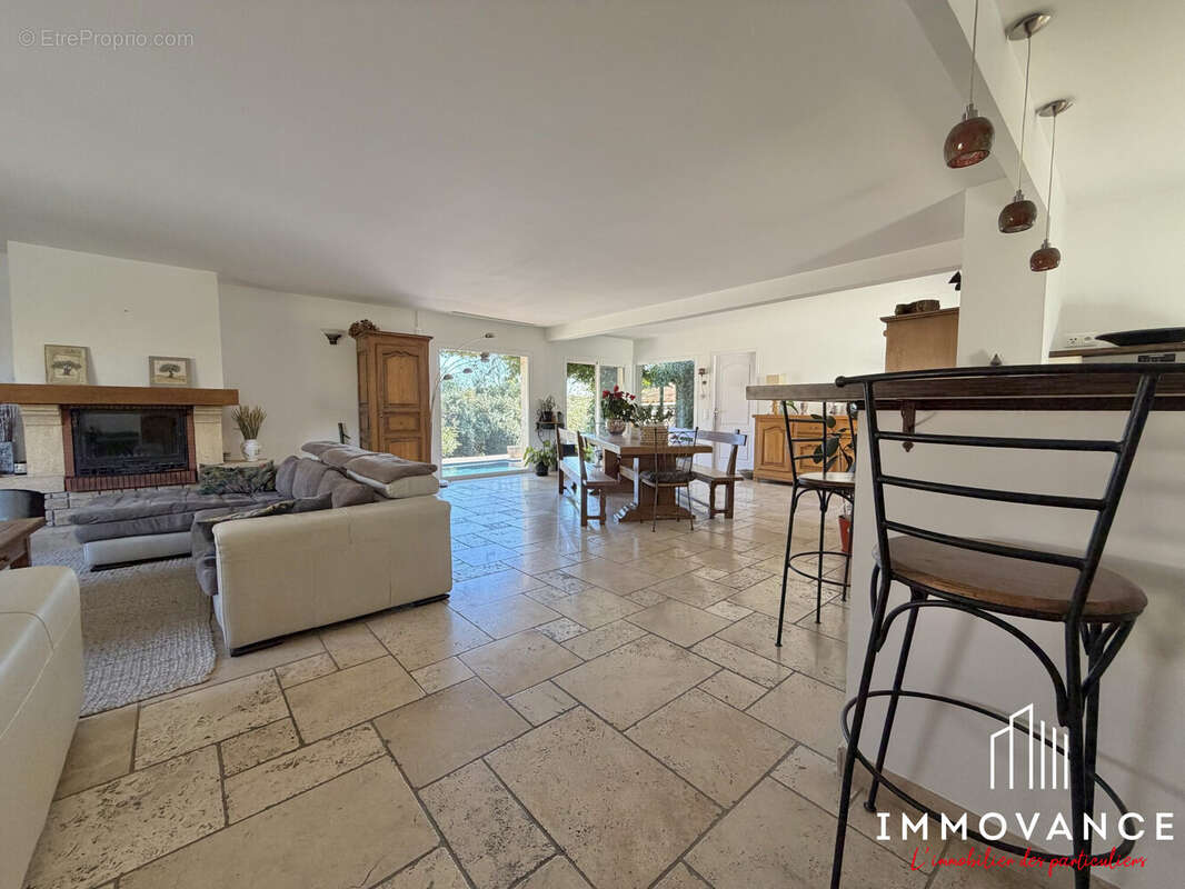 Maison à SAINT-JEAN-DE-CUCULLES