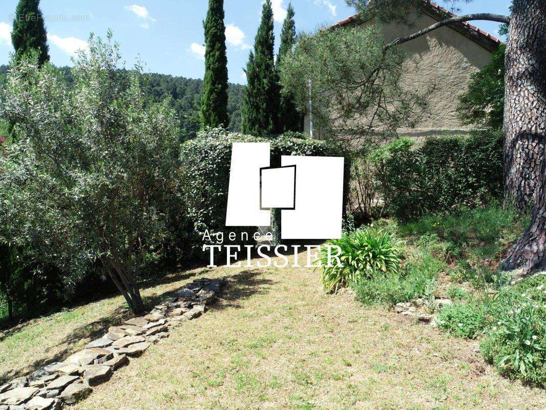 Maison à SAINT-MELANY