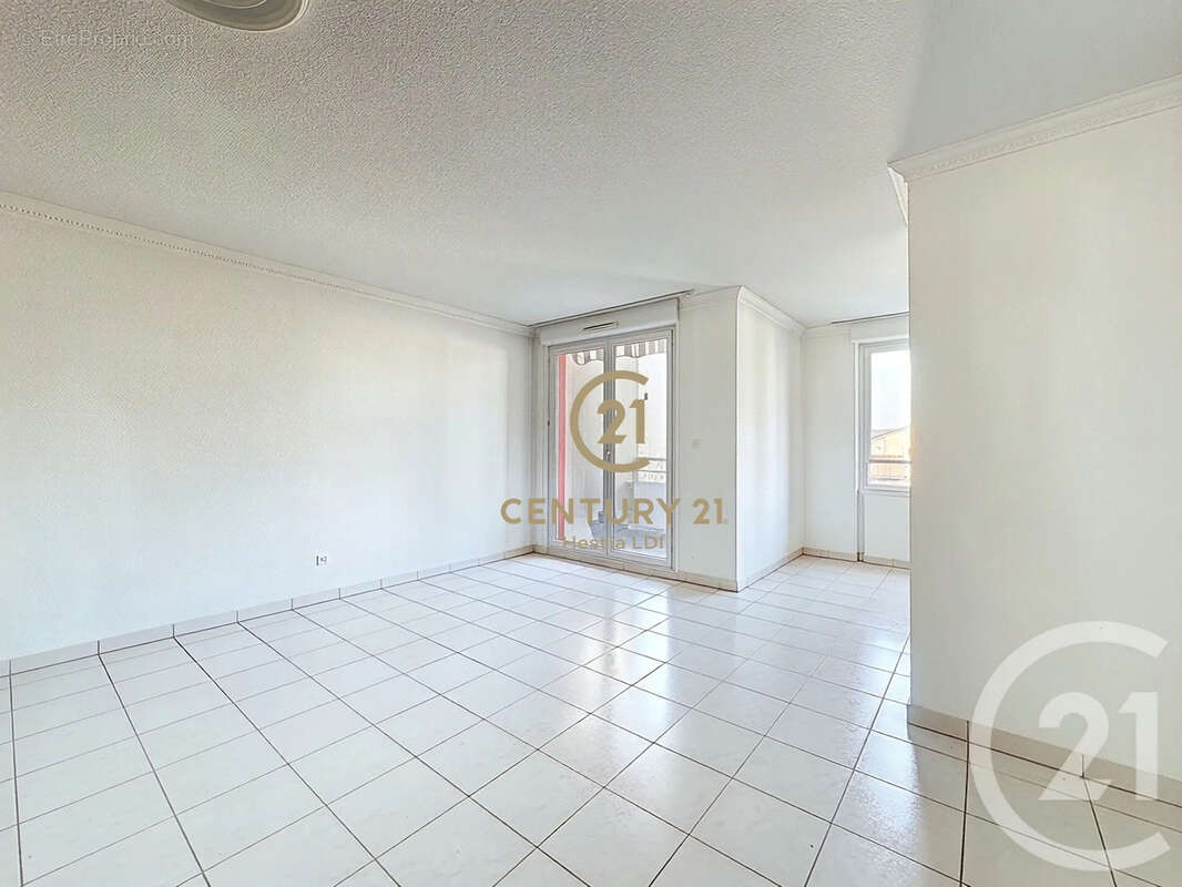 Appartement 96 m² à Grigny  - photo 2
