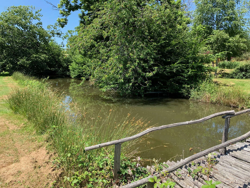 Maison à LA CROISILLE-SUR-BRIANCE