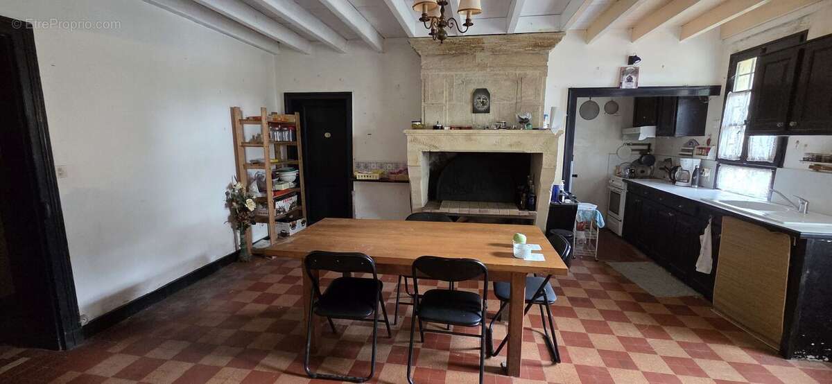 Maison à TIZAC-DE-LAPOUYADE