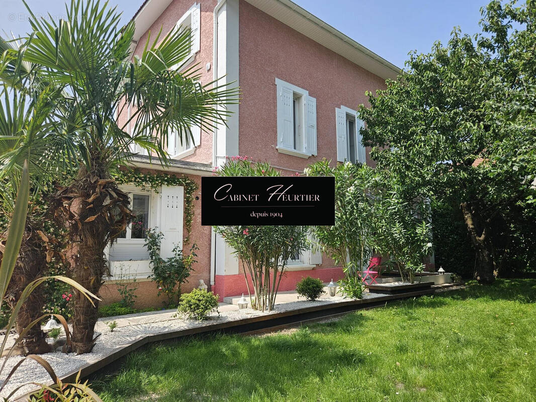 Maison à VILLARD-BONNOT