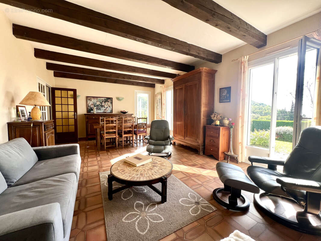 Maison à ROCHEMAURE