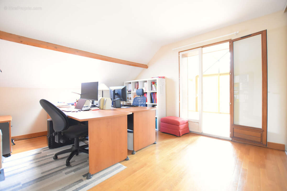 Maison à LES ESSARTS-LE-ROI