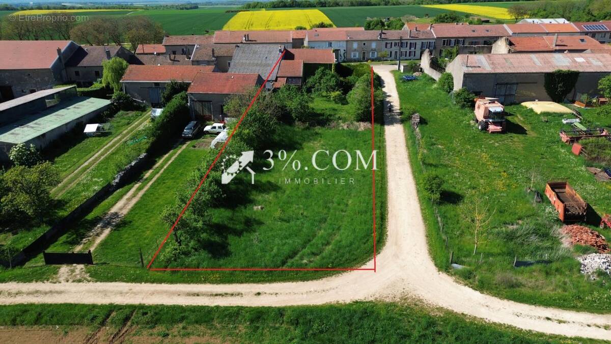 Maison à VIEVILLE-EN-HAYE