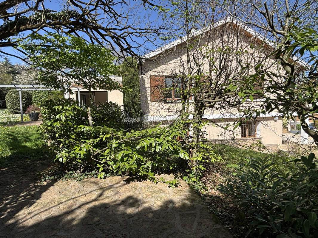 Maison à SAINT-CYR-AU-MONT-D'OR
