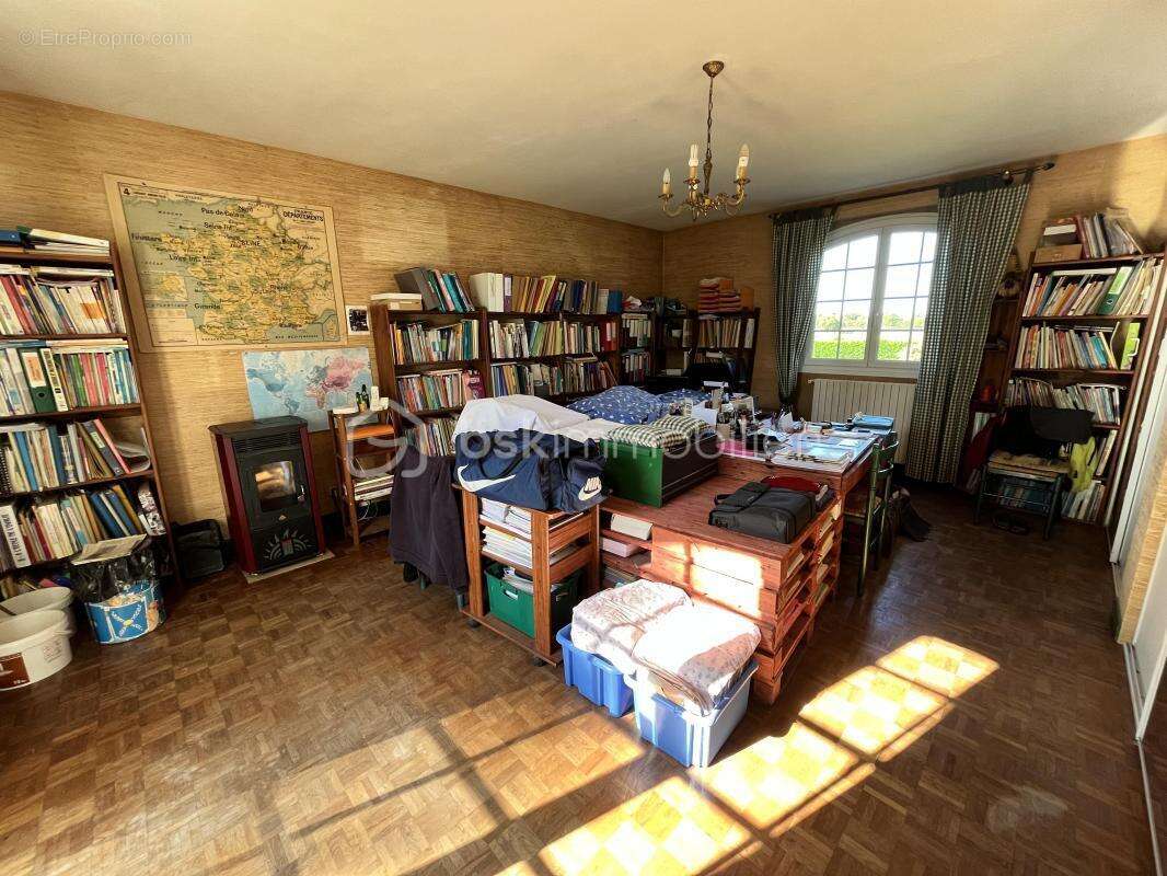 Maison à SAINT-MARTIN-DES-CHAMPS