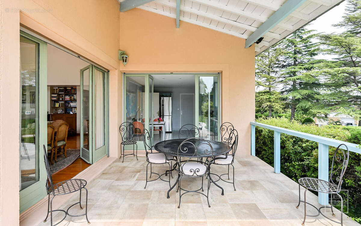 Maison à SAINT-CYR-AU-MONT-D&#039;OR