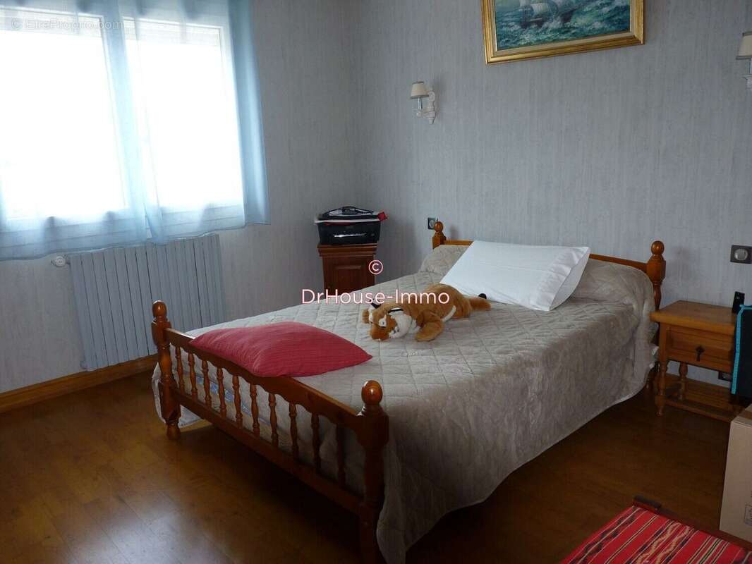Maison 162 m² à Saint-Paul-De-Jarrat  - photo 8