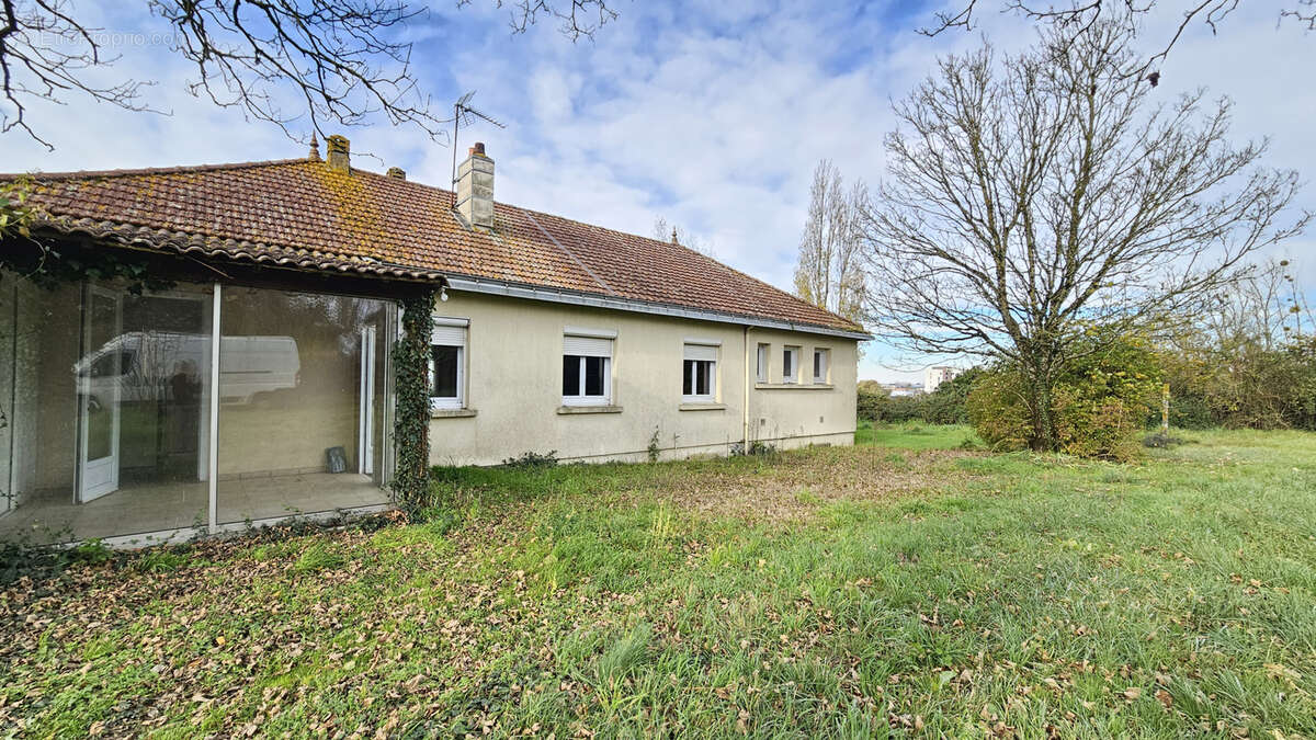 Maison à LES HERBIERS