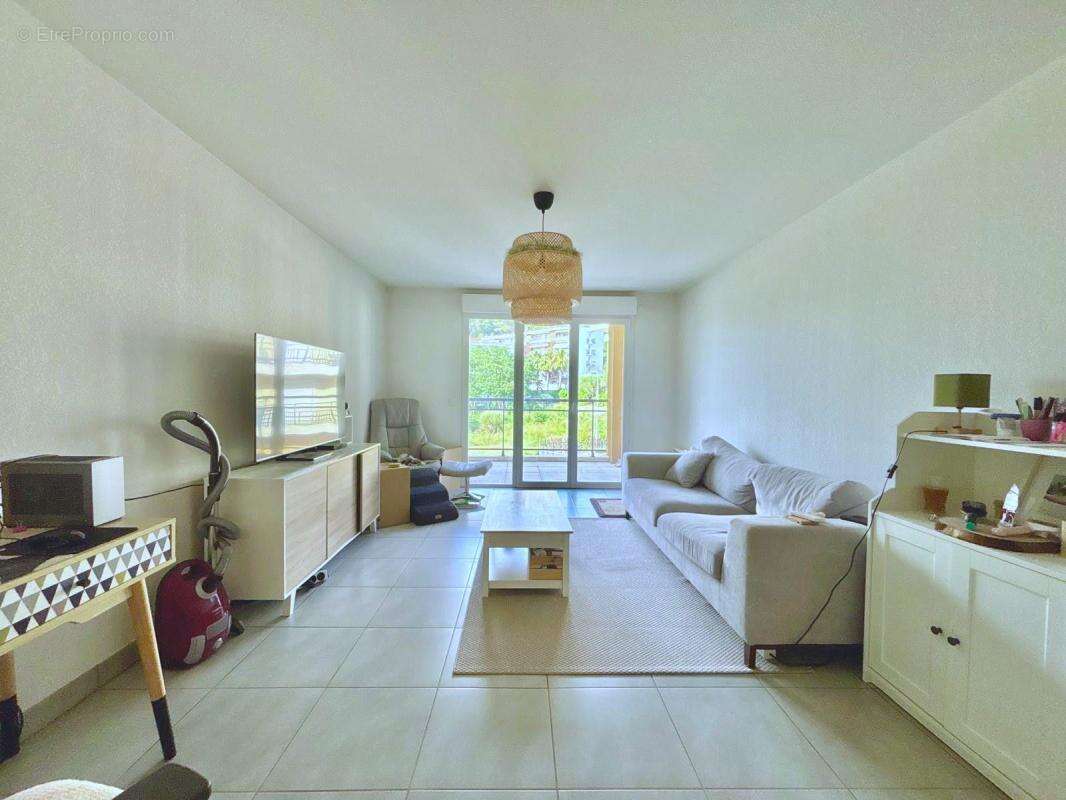 Appartement À Vendre - photo 2