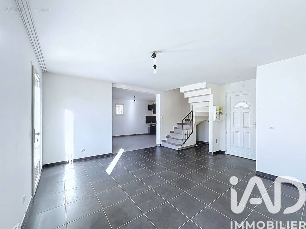 Photo 1 - Appartement à ORAISON