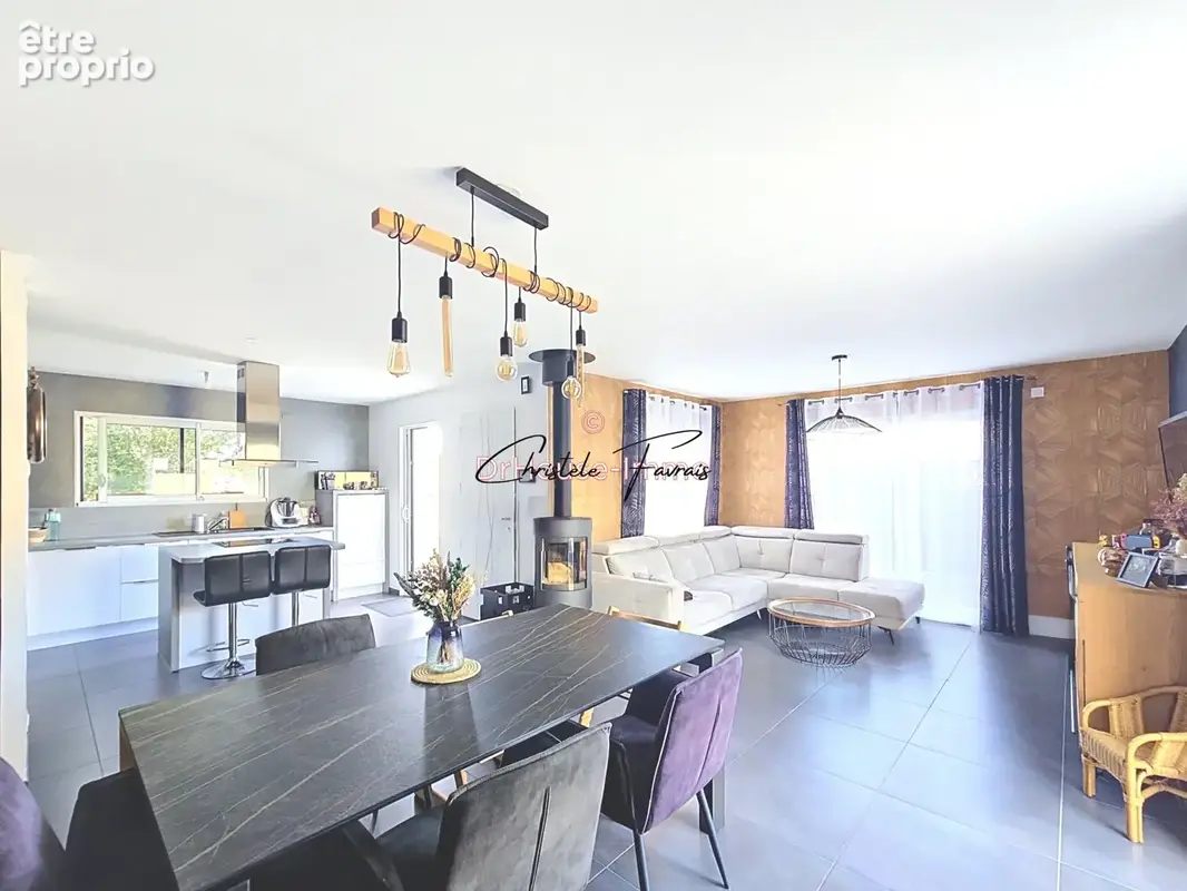Maison 7 pièces 149 m² à vendre à Fougeres (35300) - photo 2