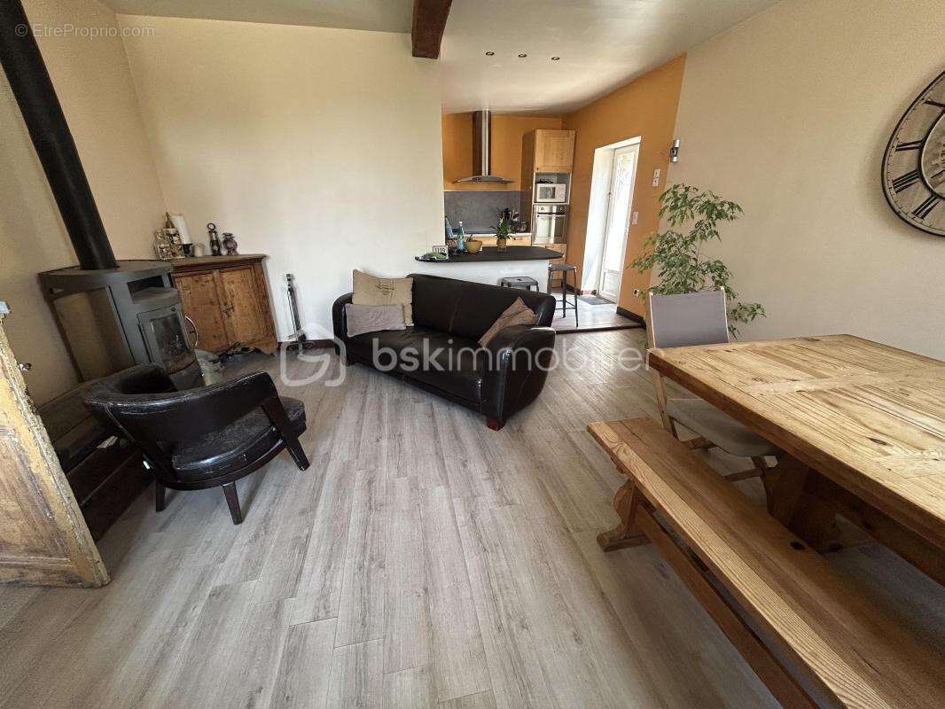 Belle maison en pierres - gîte - grange - piscine - terrain - photo 5