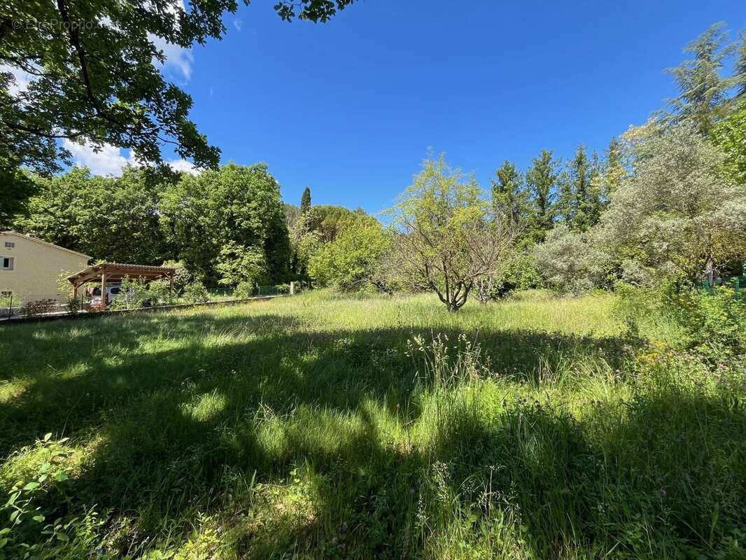 Terrain à PIERREVERT