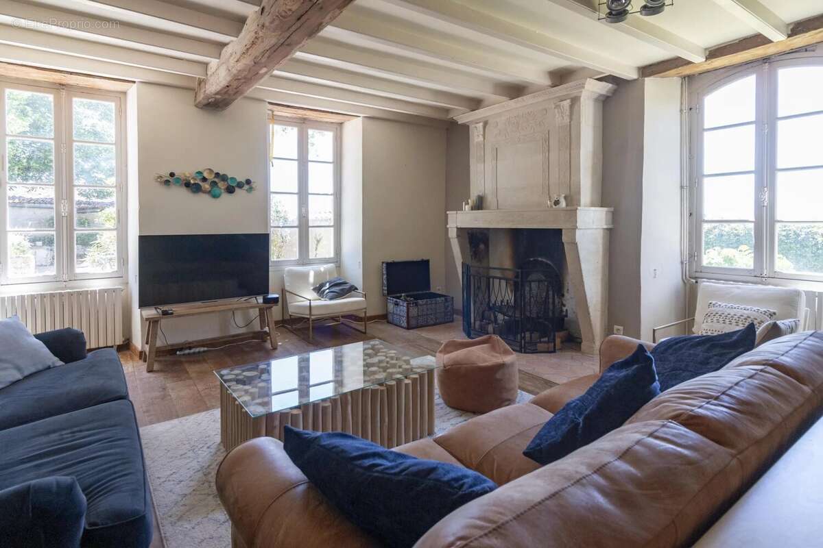 Maison à CHATEAUNEUF-SUR-CHARENTE