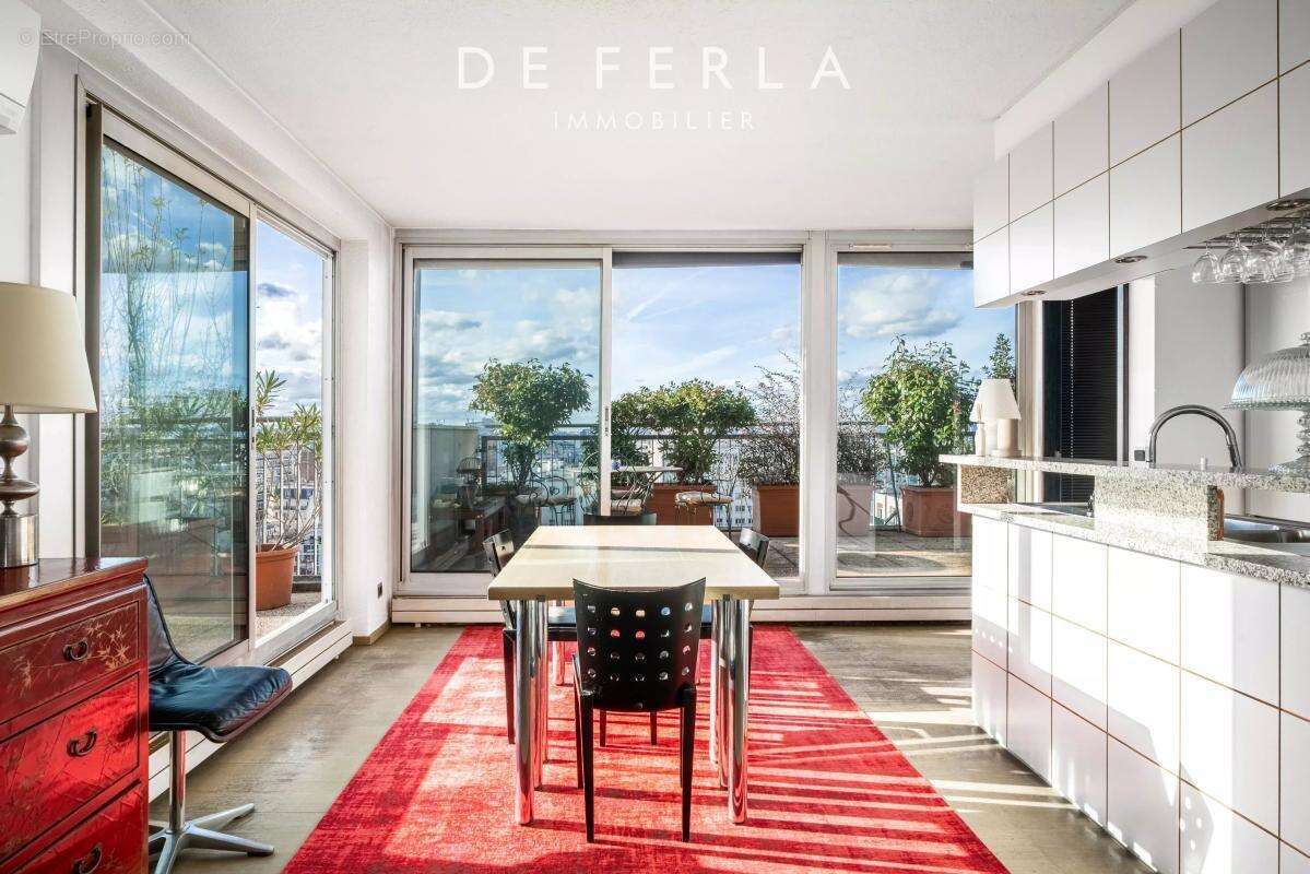 Appartement à PARIS-14E