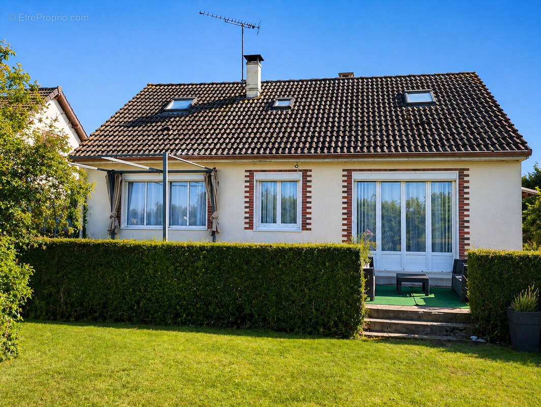 Maison à FOUQUEROLLES